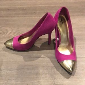 Fuchsia heels with gold toe detail